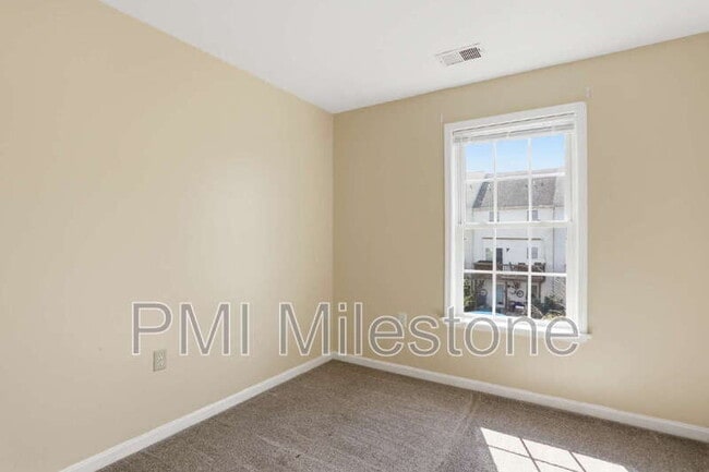 Building Photo - 24 Mabel Ln