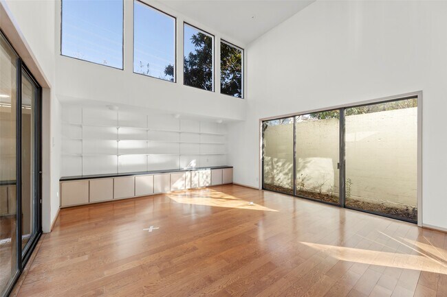 Building Photo - 1201 Autrey St