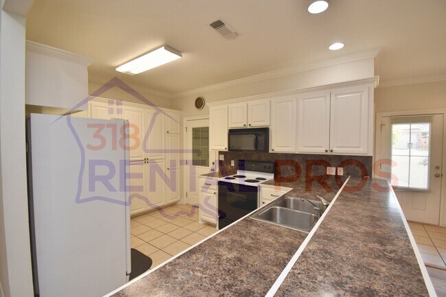 Building Photo - Updated 3 Bedroom, 2 Bath Home