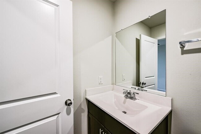 Building Photo - 11627 Braemar Village Dr