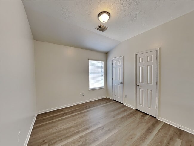 Building Photo - 3043 Crestbrook Bend Ln