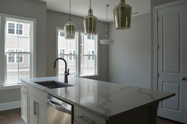 Building Photo - 849 Wake Towne Dr