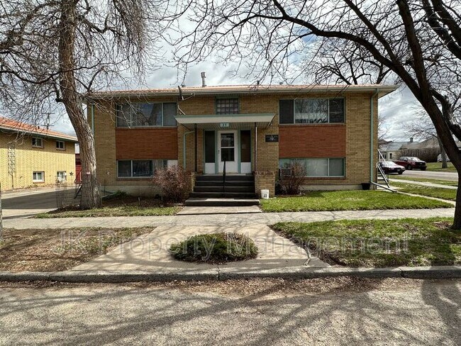 Building Photo - 23 11th St S