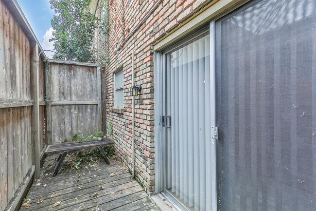 Building Photo - 2503 McCue Rd