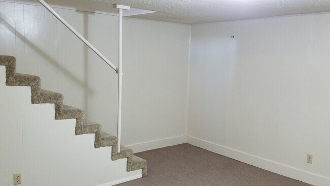 Building Photo - 2107 Bartlett St