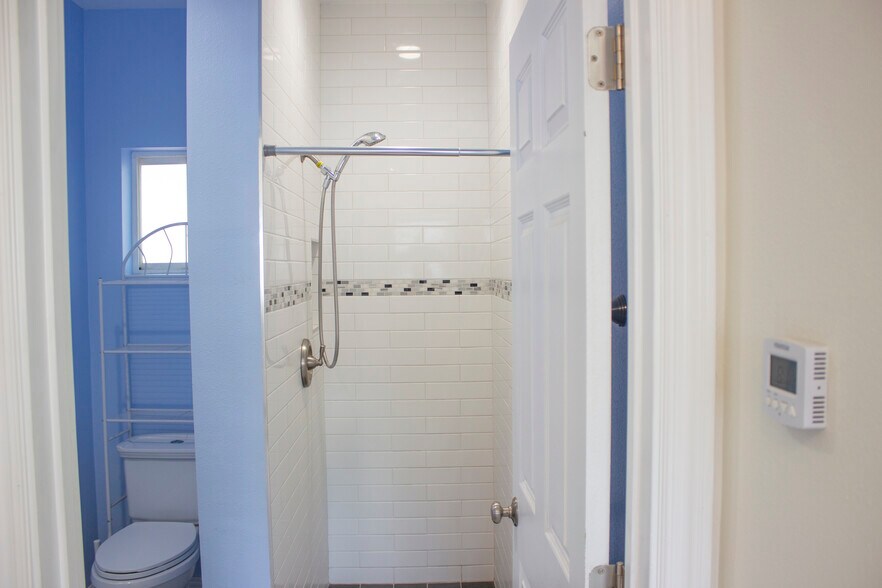 Building Photo - 659 Salem St