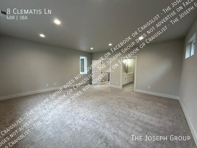 Building Photo - 8 Clematis Ln