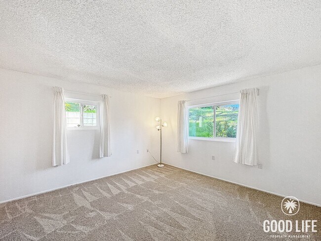 Building Photo - Beautiful 3BD/2BA House in Encanto W/ A/C, W/D, 2-Car Garage, Large Front & Backyard!