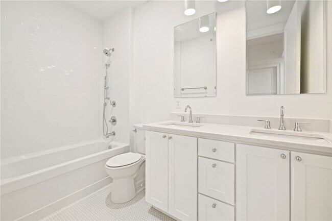 Building Photo - 4621 S 47th St