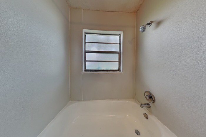Building Photo - 39643 Meadowood Loop