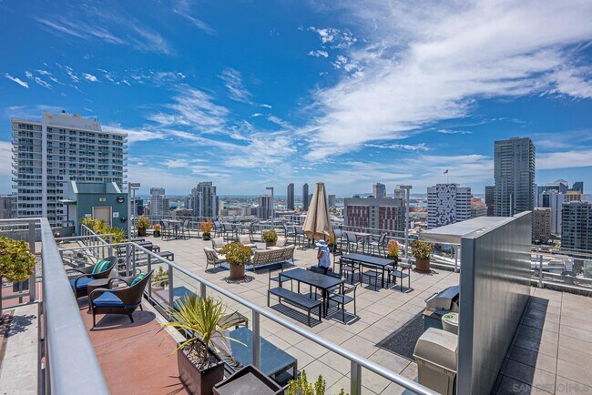 Roof Deck - 1080 Park Blvd