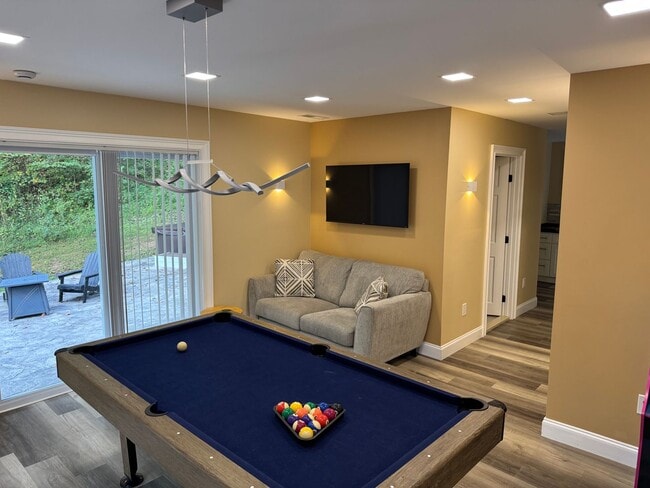 Building Photo - MOVE IN READY!!!!