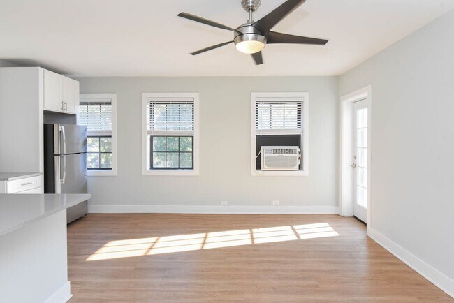 Building Photo - 735 Judson Ave