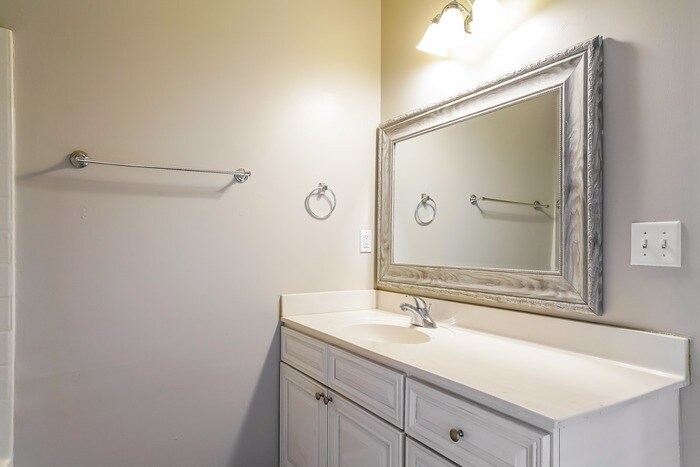 Building Photo - 1863 Birmingham Dr