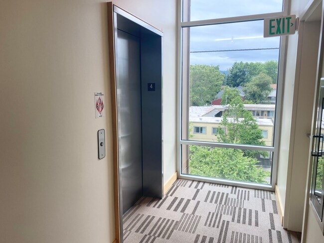 Building Photo - *** $250 OFF 1ST MONTHS RENT!!!*** 2 Bedroom Lofts in Overlook! Water, Sewer and Garbage Included!!!
