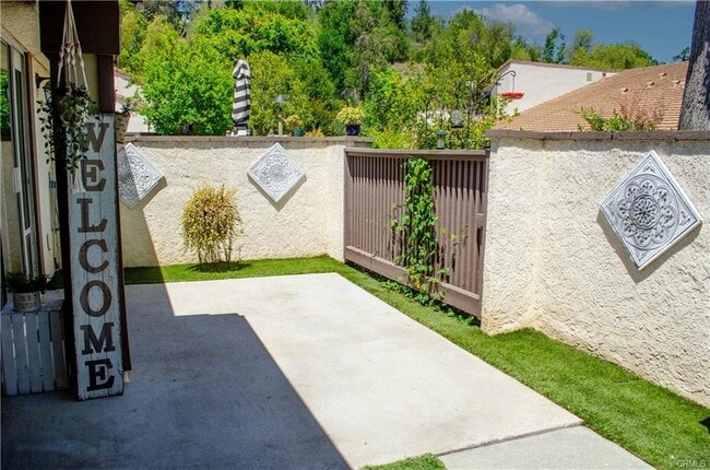 Building Photo - 24717 Sand Wedge Ln