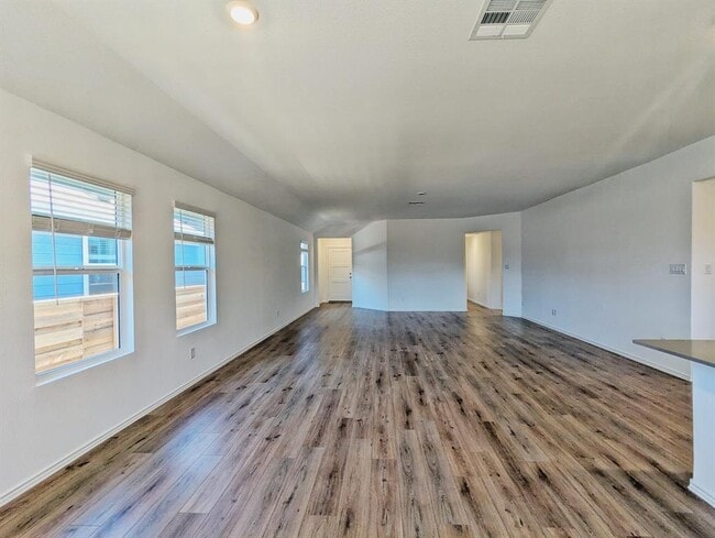 Building Photo - 158 Gresham