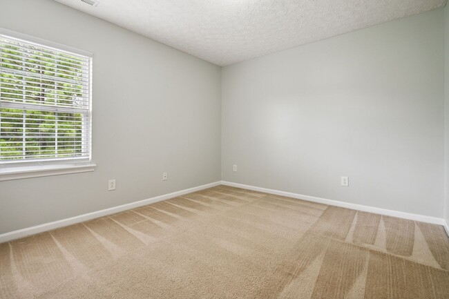 Building Photo - 3 bedroom townhome in Brier Creek- Availab...