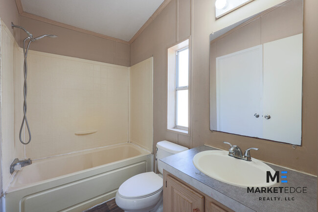 Building Photo - 5Bed/3Bath Home in Buckeye, AZ! Ready for ...