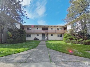 Building Photo - 2 Bedroom Apartment ~ Near 9th Street ~ Ca...