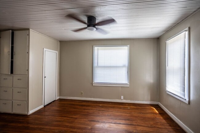 Building Photo - Single family 2 bed 1 bath home near SWOSU
