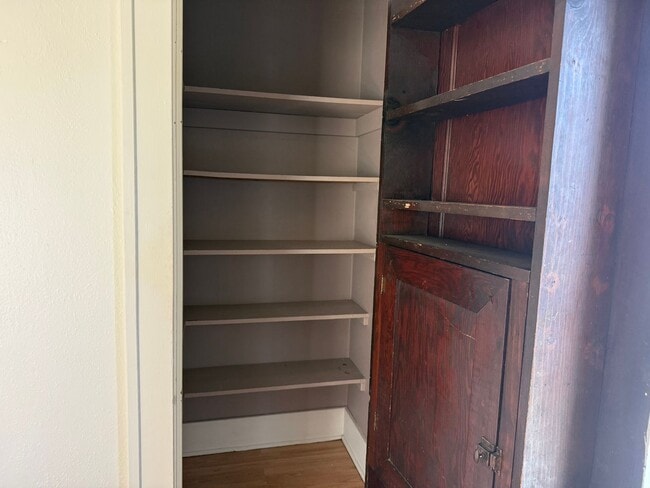 Building Photo - HATCH AND YOUNG 722