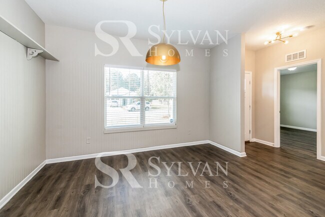 Building Photo - Charming 4BR 2BA Home