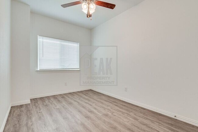 Building Photo - $1630! 3 Bed 2 1/2 Bath home in FORT WORTH!