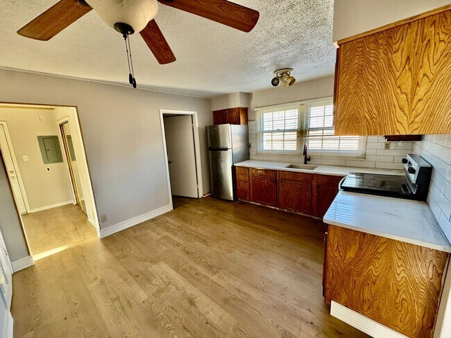 Building Photo - 77 Executive Ln