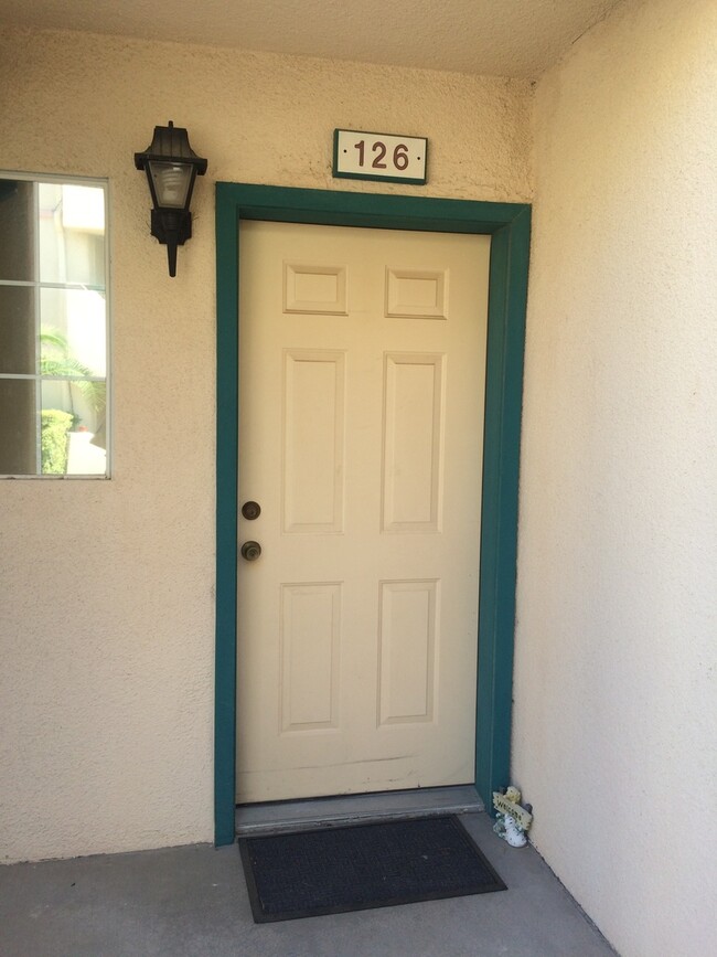 Building Photo - !!REDUCED RENT!!! Condo, 2 Bedroom, Southside