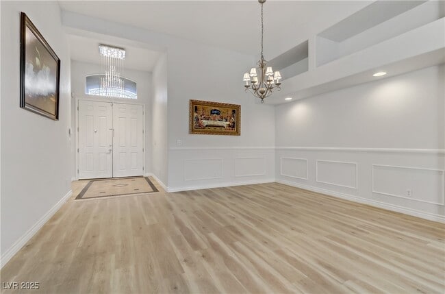 Building Photo - 7215 N Buttons Ridge Dr
