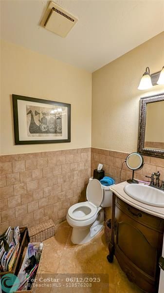 Building Photo - 8105 Nutmeg Way