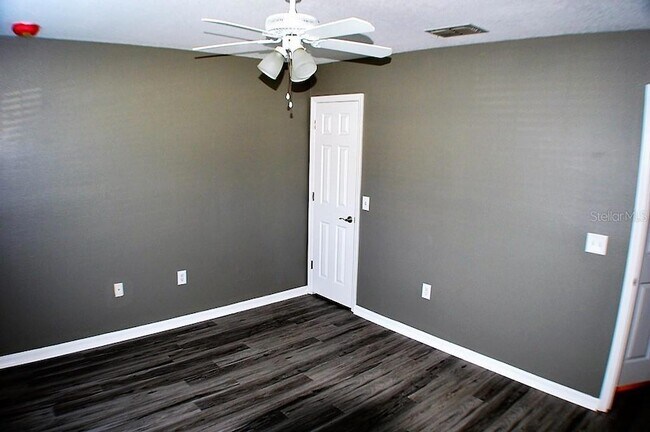 Building Photo - 1017 Tawny Eagle Dr