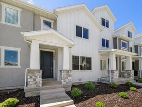 Building Photo - 15083 S Reins Wy