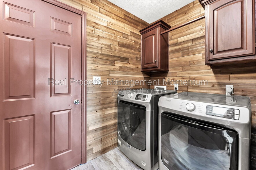 Building Photo - 813 Daniel Ln