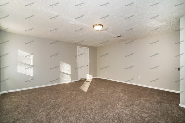 Building Photo - 1601 Bauer Ave