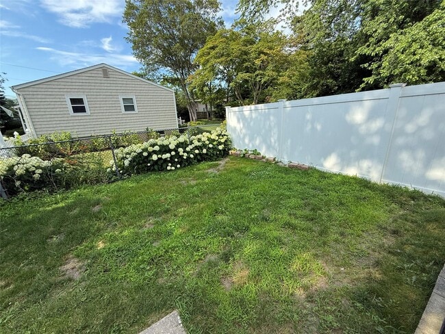 Building Photo - 273 Robinson Ave