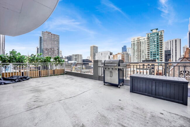 Building Photo - 600 N Dearborn St