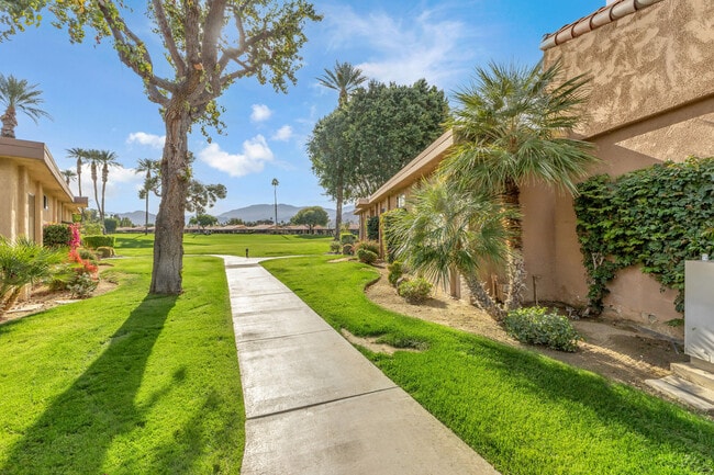 Building Photo - 17 Lugo Dr