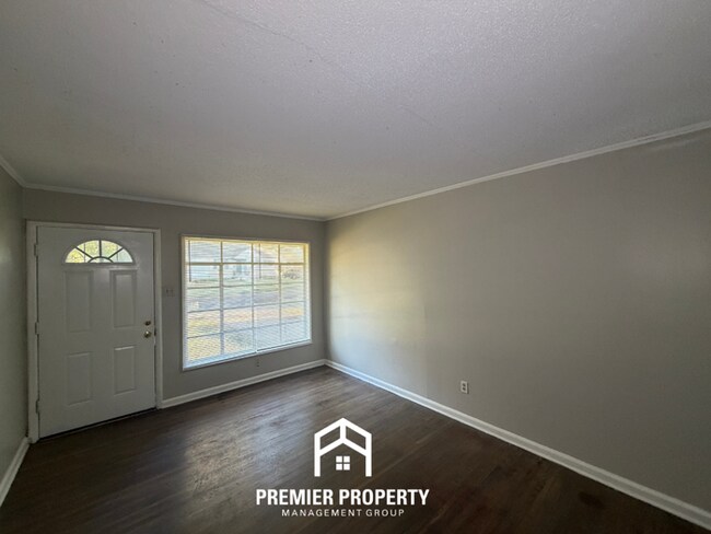 Building Photo - 1493 Rebecca St