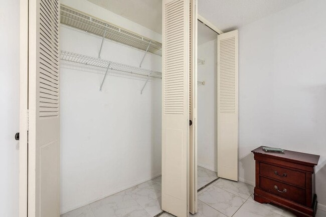 Building Photo - 2995 Crosley Dr W