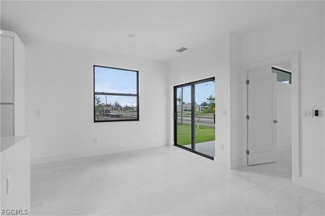 Building Photo - 2001 NW 25th Ave