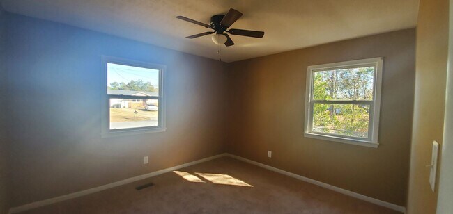 Building Photo - 2604 Aden Pl