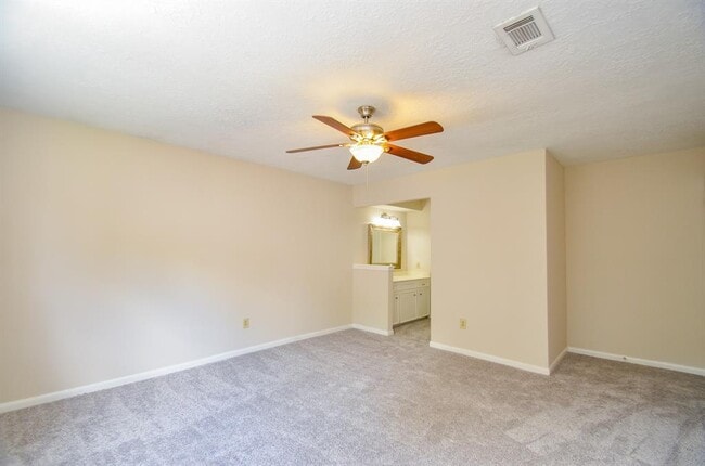 Building Photo - 12023 Sleepy Pines Dr