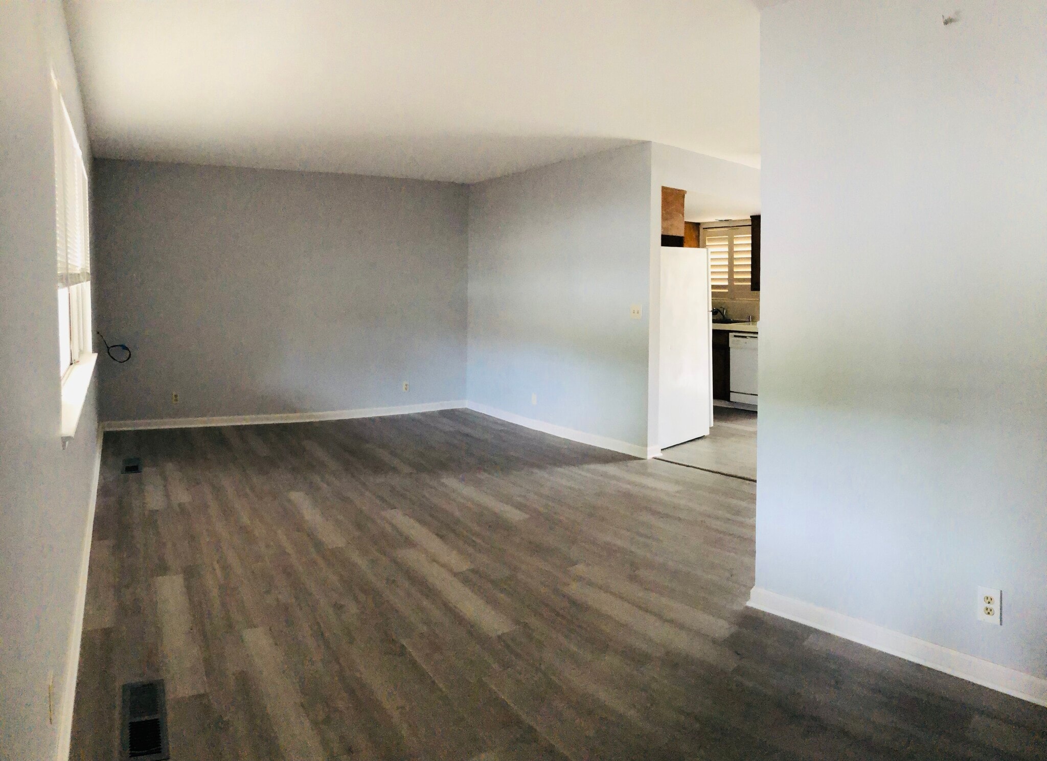 Living room - 968 Cyndi Cir