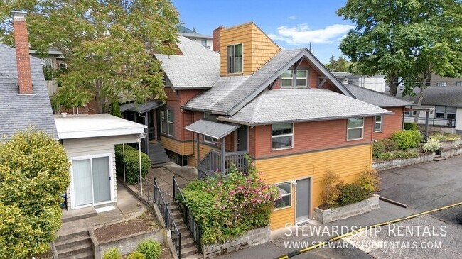 Building Photo - Ridgewood Apartments