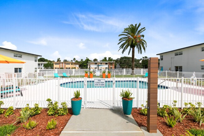 Building Photo - 1029 Park Dr