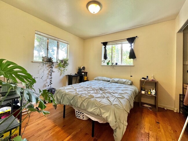 Building Photo - Spacious 5 bed, 2 bath Home in a Great Fort Collins Location!