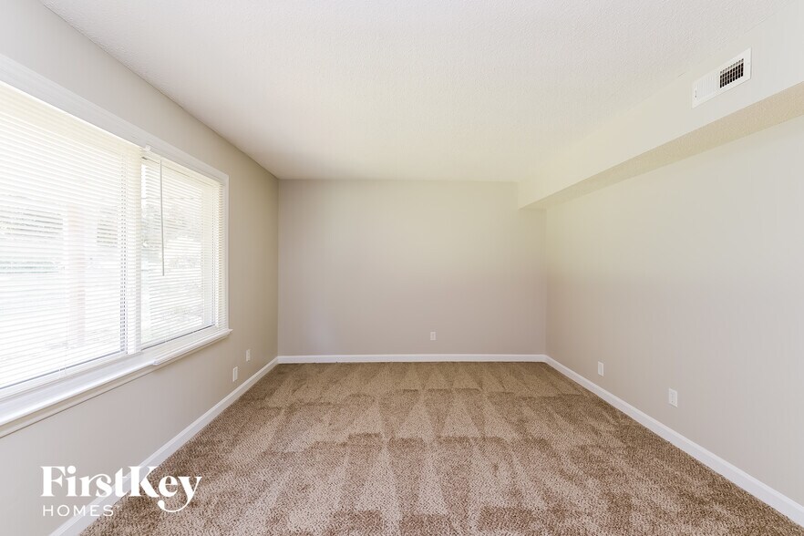 Building Photo - 1045 High Ridge Rd