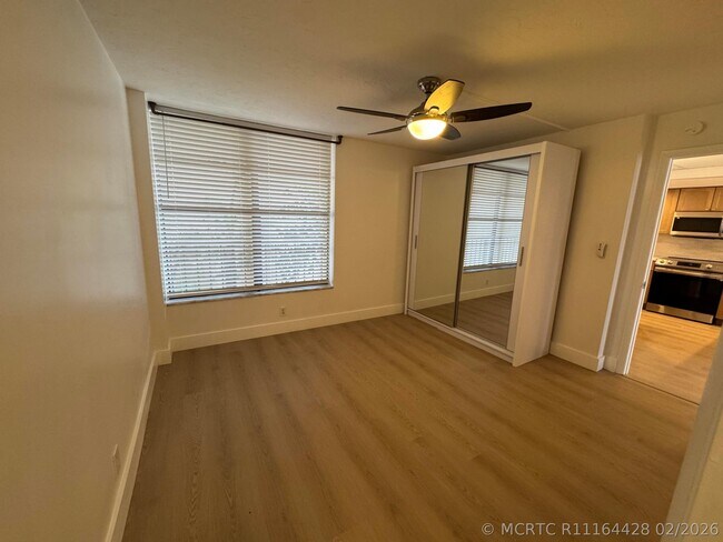 Building Photo - 12 Royal Palm Way